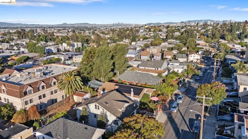 3275 Hyde Oakland, CA 94601