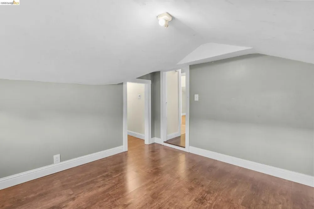 3275 Hyde Oakland, CA 94601