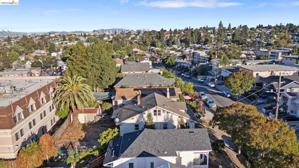 3275 Hyde Oakland, CA 94601