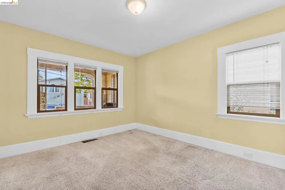 3275 Hyde Oakland, CA 94601