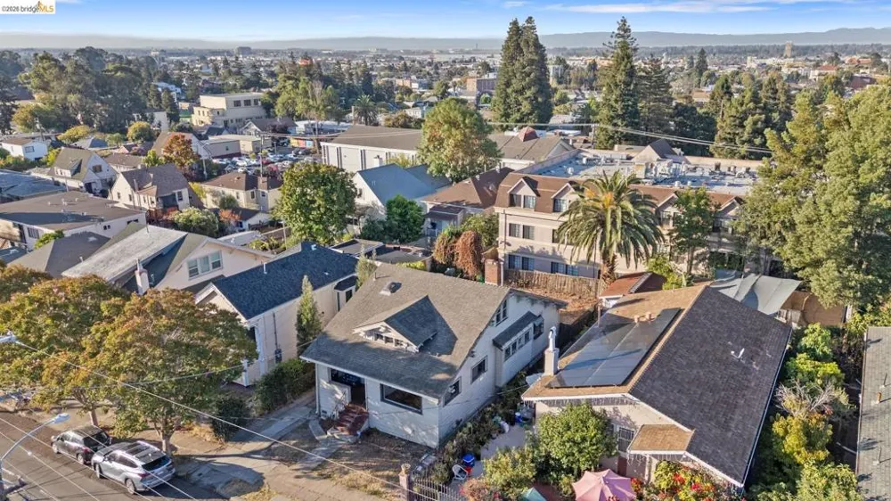 3275 Hyde Oakland, CA 94601