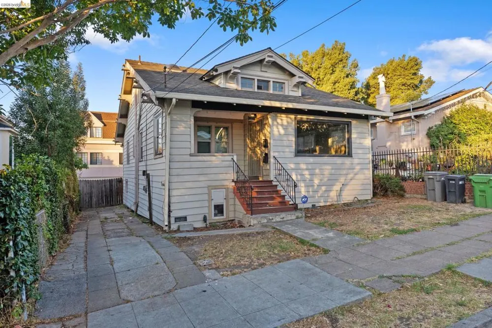 3275 Hyde Oakland, CA 94601