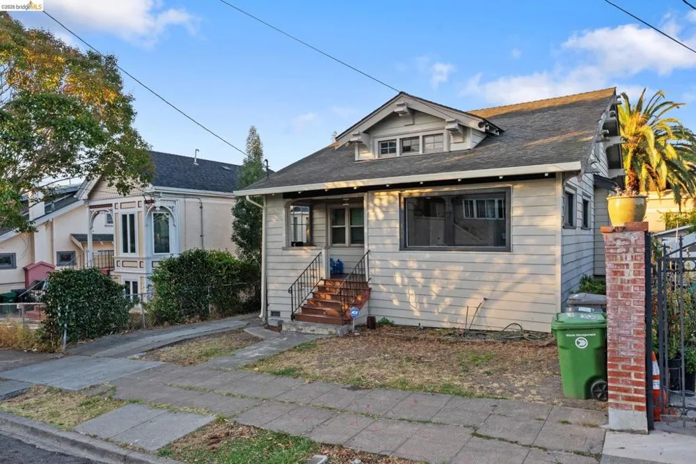 3275 Hyde Oakland, CA 94601
