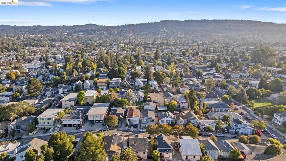 3275 Hyde Oakland, CA 94601
