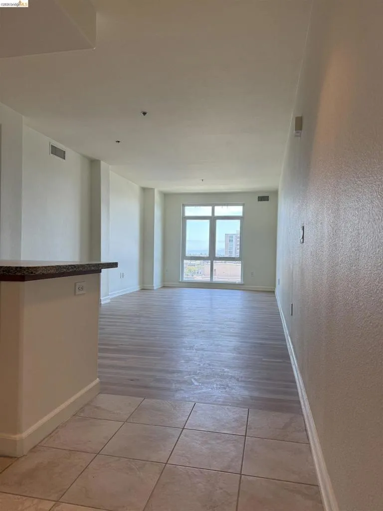 423 7Th St #607 Oakland, CA 94607