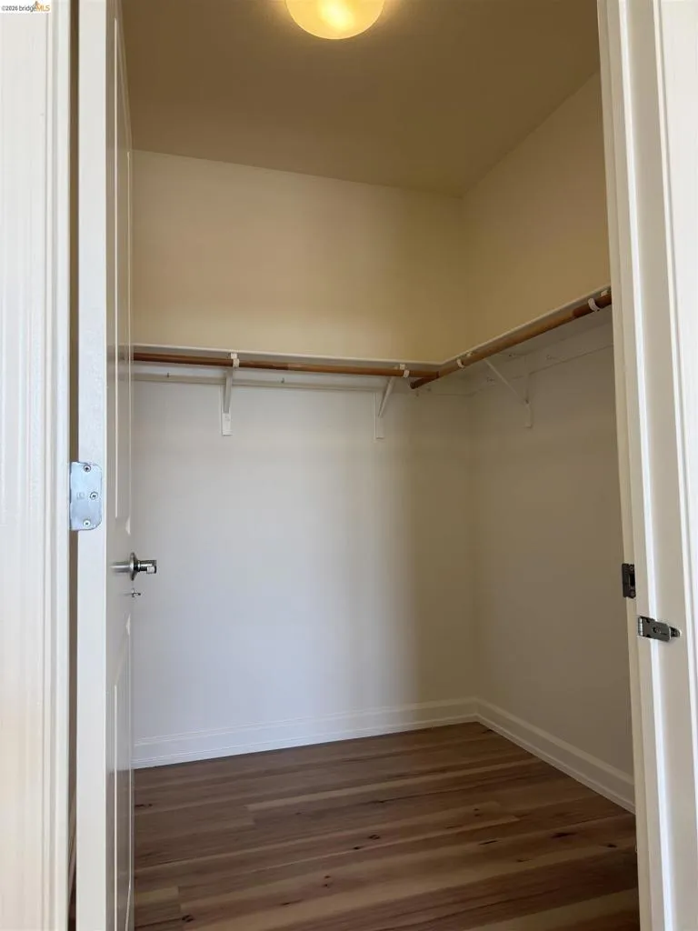 423 7Th St #607 Oakland, CA 94607