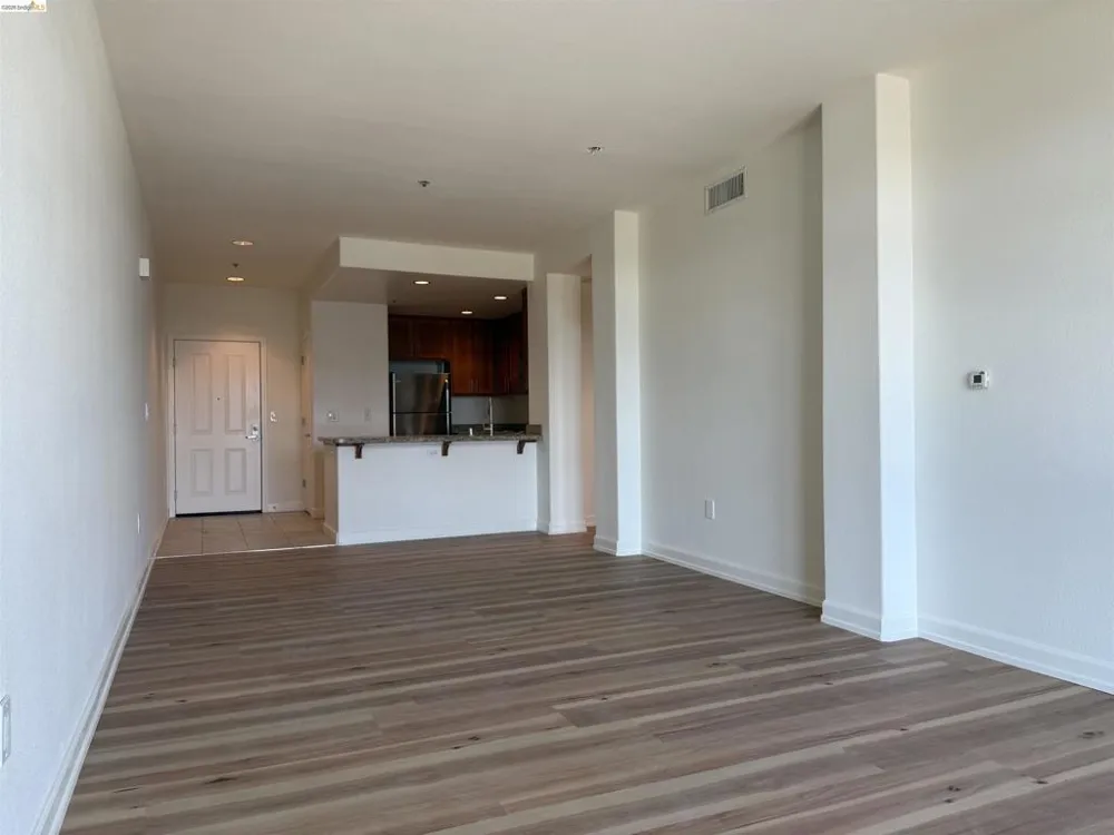 423 7Th St #607 Oakland, CA 94607