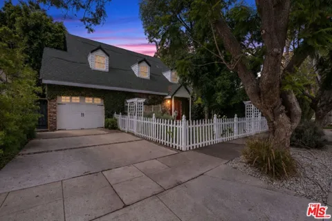 4309 Gentry Avenue