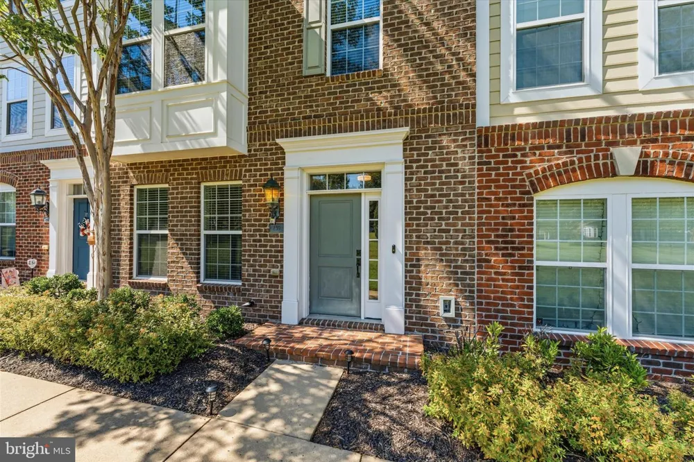 239 BUCKEYE CIRCLE La Plata, MD 20646