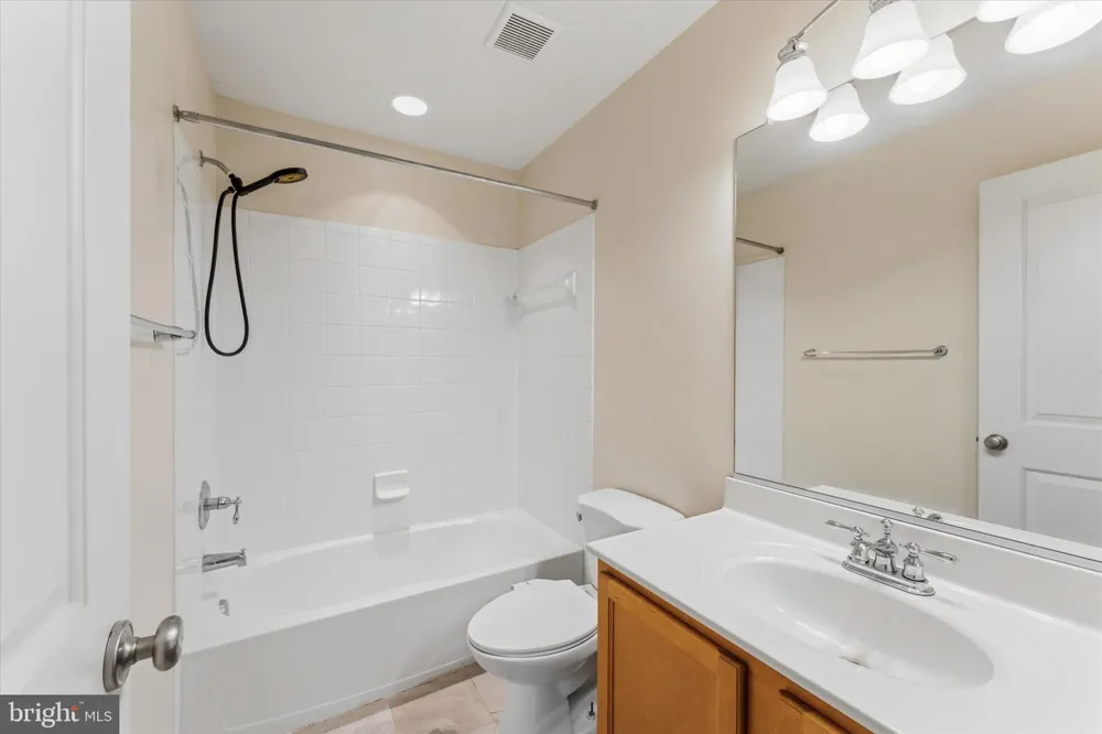 239 BUCKEYE CIRCLE La Plata, MD 20646