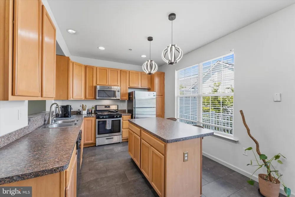239 BUCKEYE CIRCLE La Plata, MD 20646