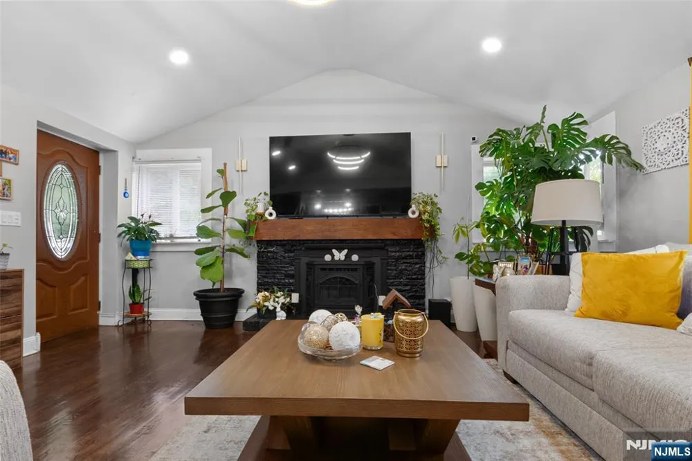 49 Hillcrest Drive Liberty, NJ 07838