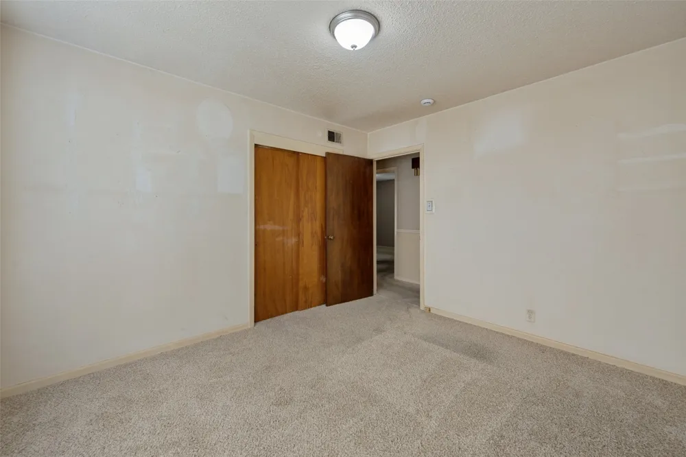 825 Glenda Drive Bedford, TX 76022