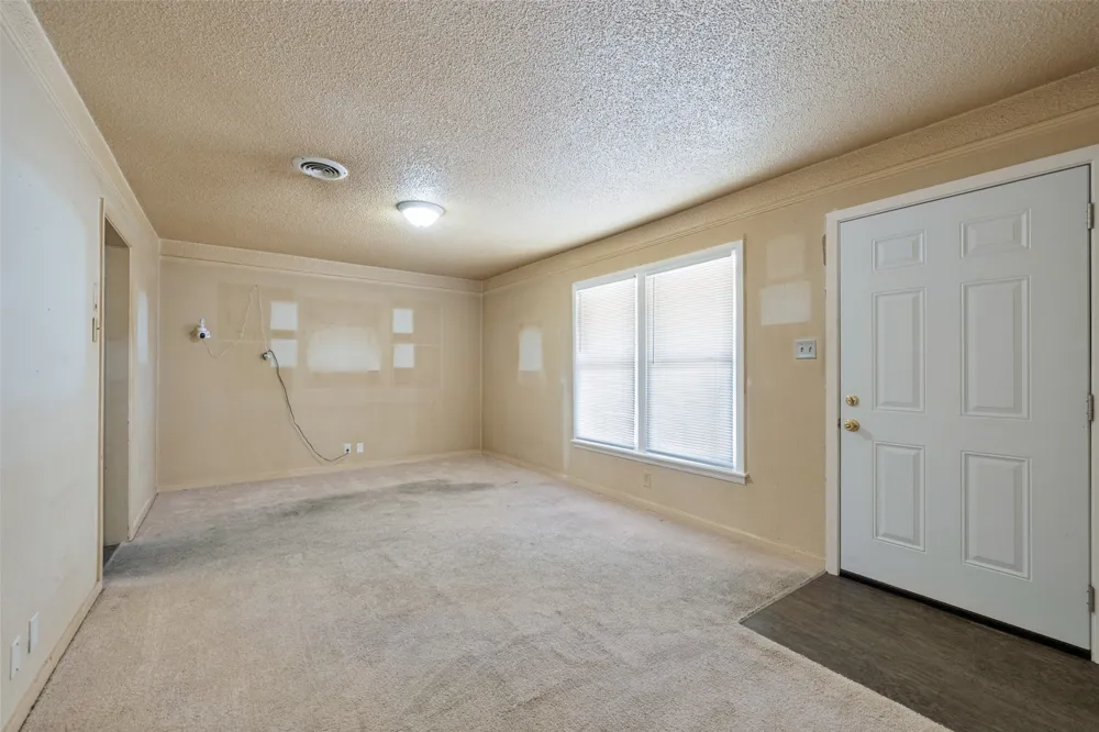 825 Glenda Drive Bedford, TX 76022
