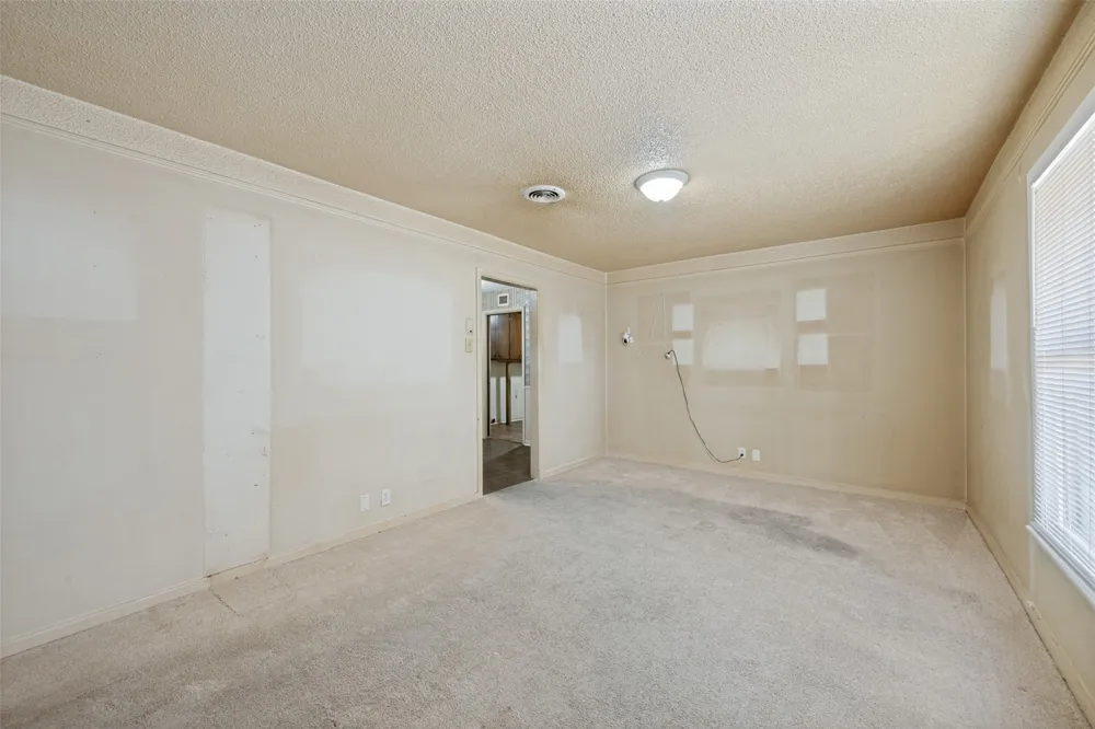 825 Glenda Drive Bedford, TX 76022