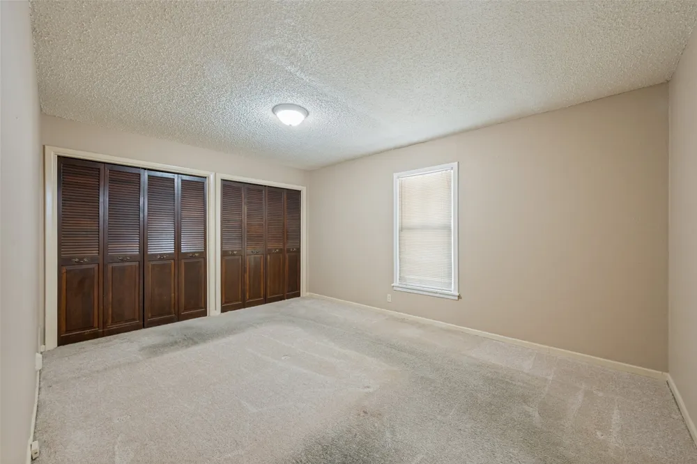 825 Glenda Drive Bedford, TX 76022