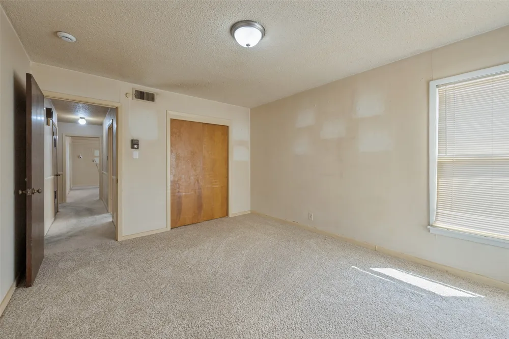 825 Glenda Drive Bedford, TX 76022