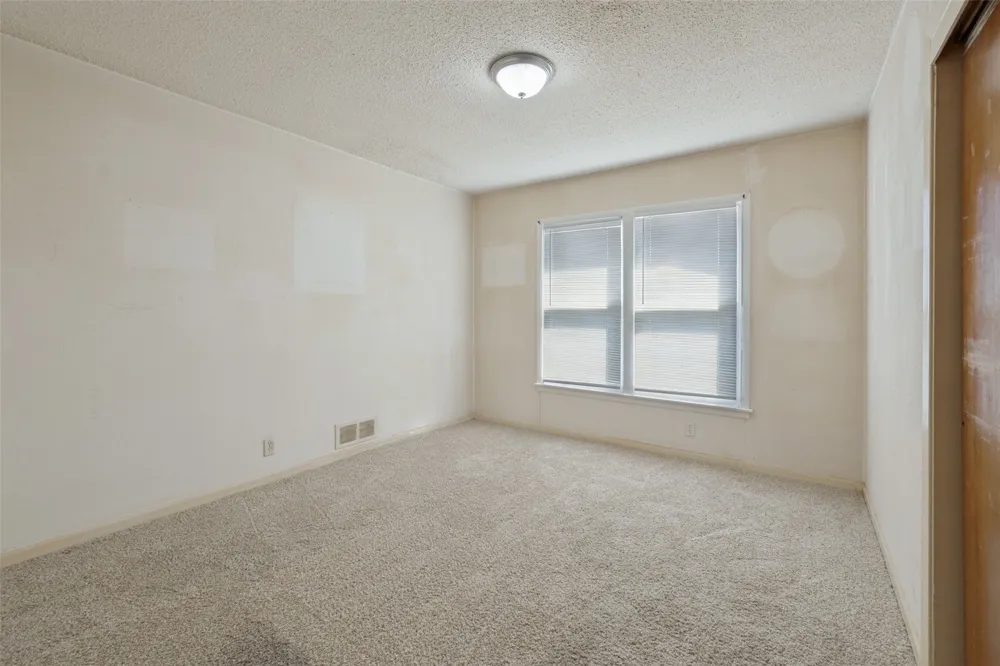 825 Glenda Drive Bedford, TX 76022