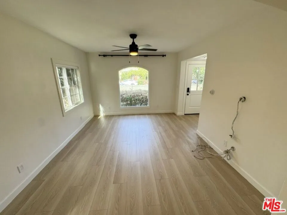 3957 Tivoli Avenue Los Angeles, CA 90066