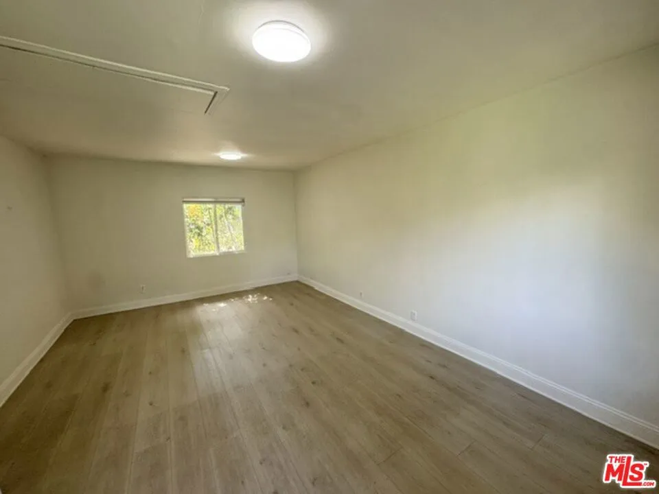 3957 Tivoli Avenue Los Angeles, CA 90066