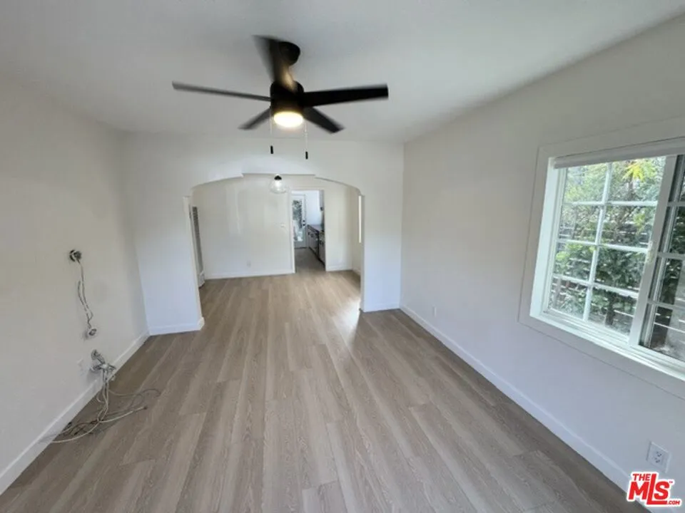 3957 Tivoli Avenue Los Angeles, CA 90066