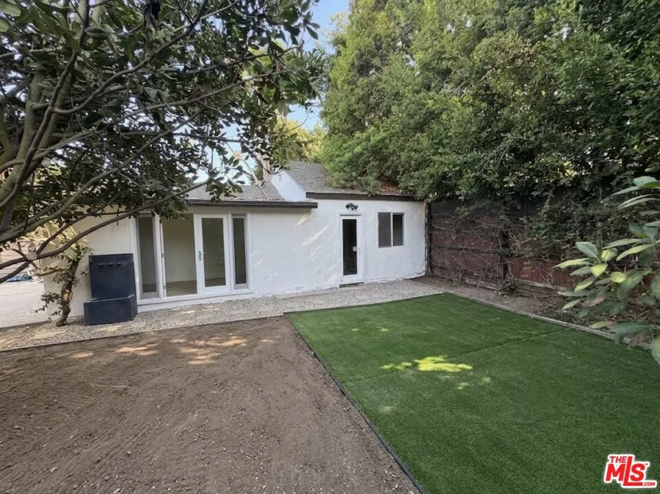 3957 Tivoli Avenue Los Angeles, CA 90066