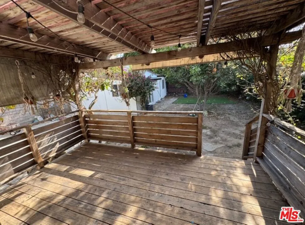 3957 Tivoli Avenue Los Angeles, CA 90066