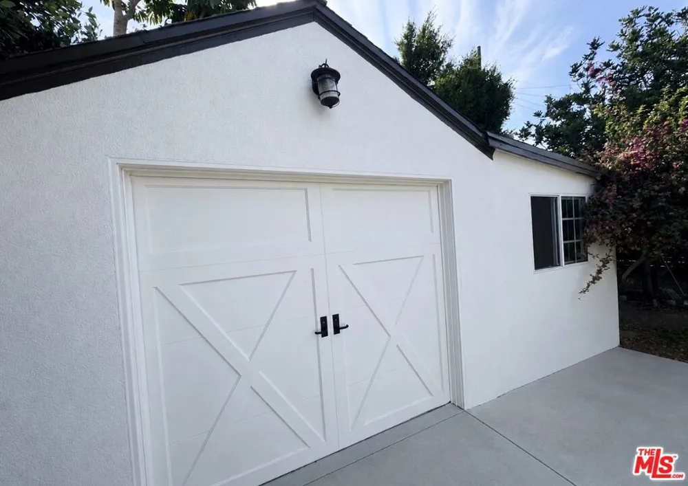 3957 Tivoli Avenue Los Angeles, CA 90066