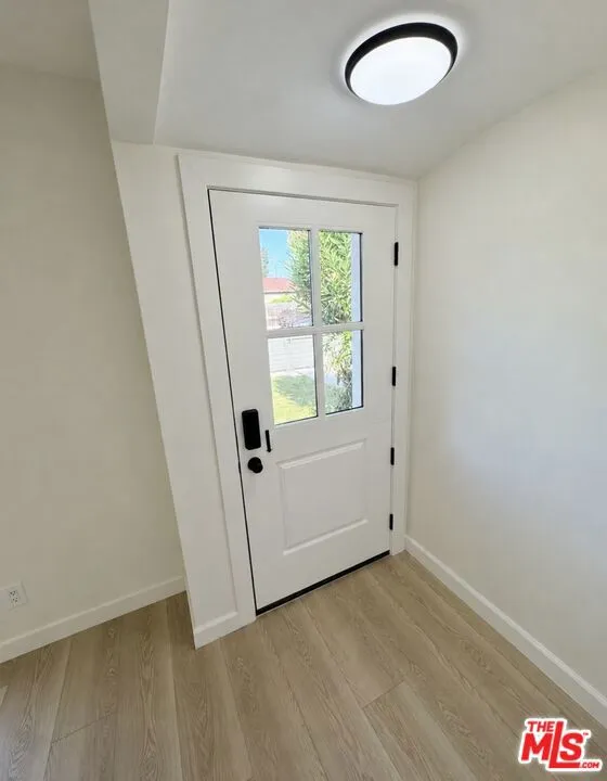3957 Tivoli Avenue Los Angeles, CA 90066