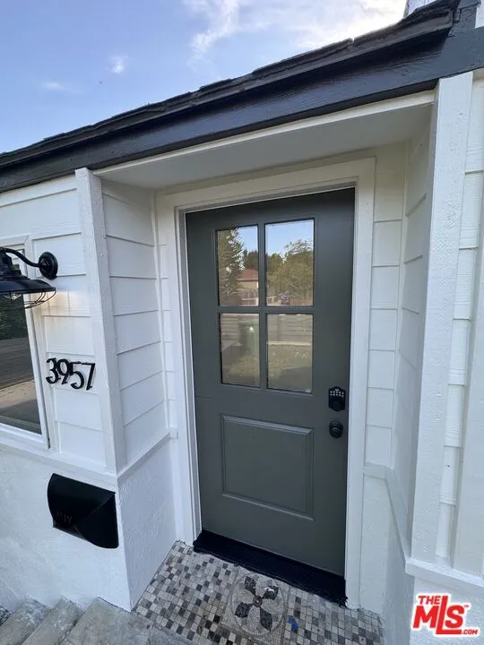 3957 Tivoli Avenue Los Angeles, CA 90066