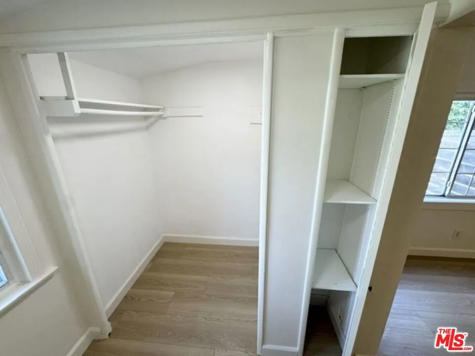 3957 Tivoli Avenue Los Angeles, CA 90066