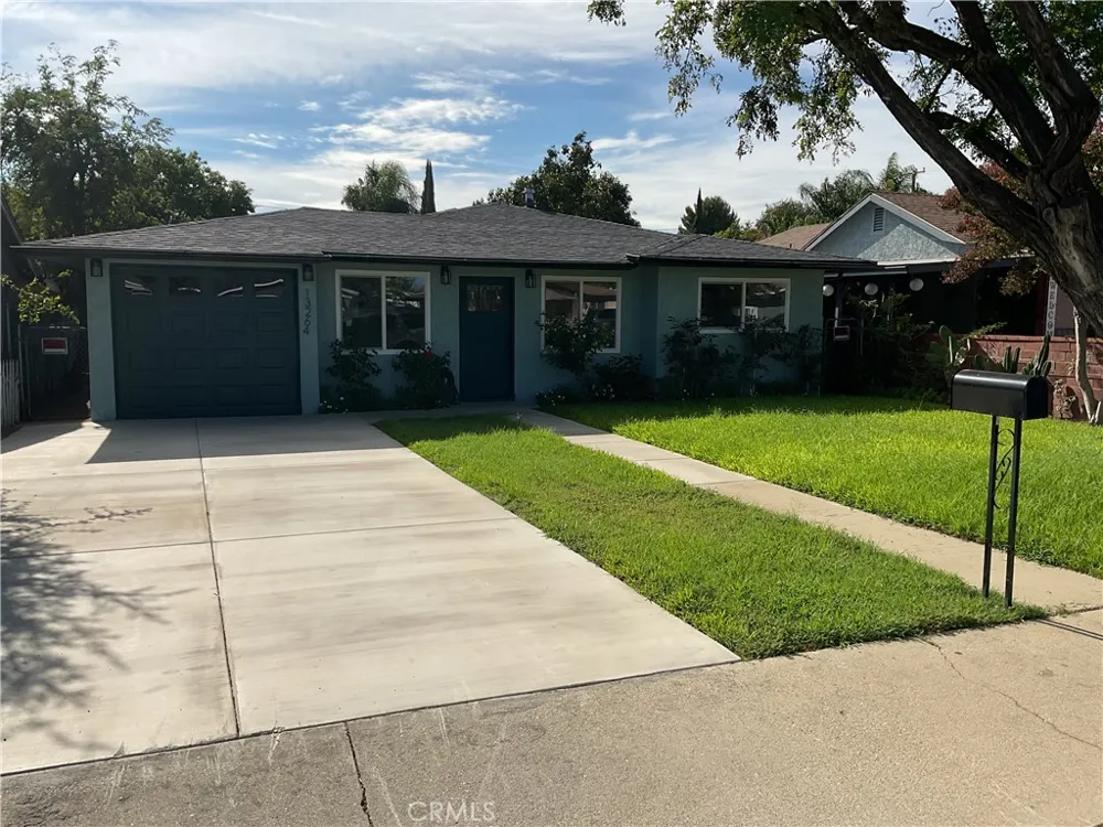 13264 2nd Chino, CA 91710