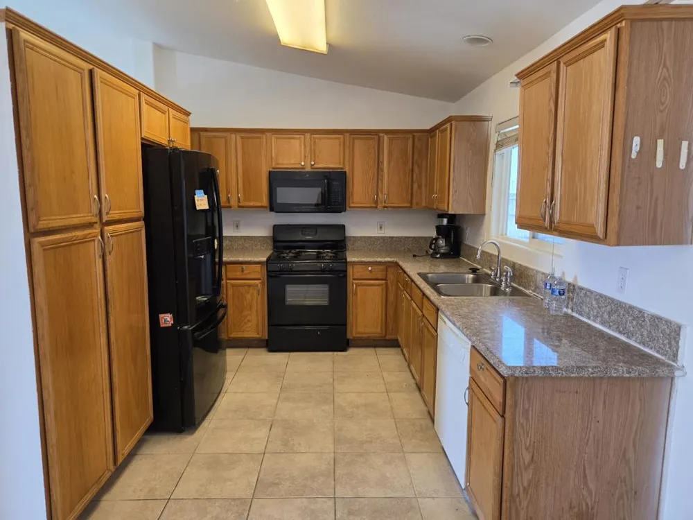 1553 Black Sea Avenue Thermal, CA 92274