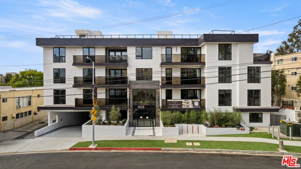 505 S Barrington Avenue #406 Los Angeles, CA 90049