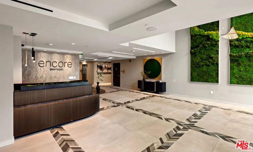 505 S Barrington Avenue #406 Los Angeles, CA 90049