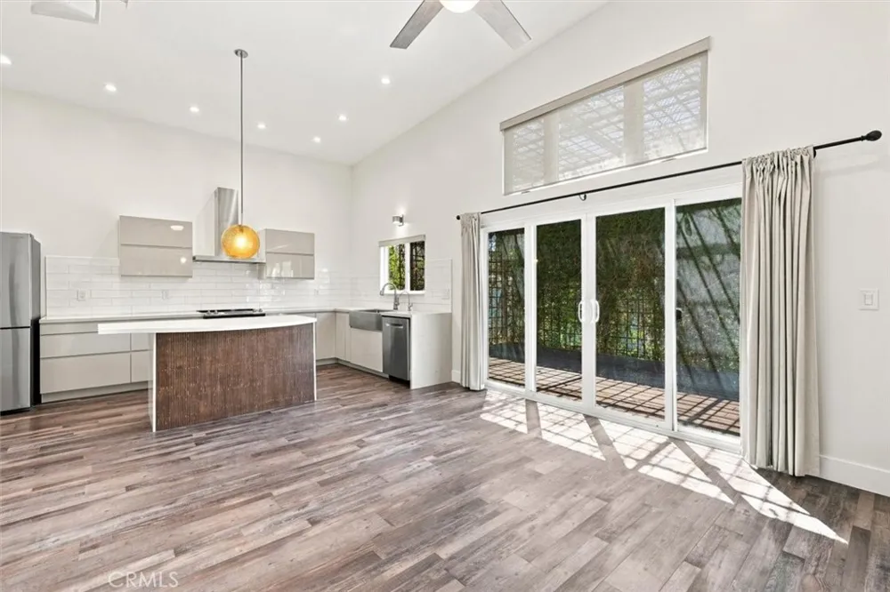 22209 Denker Los Angeles, CA 90501