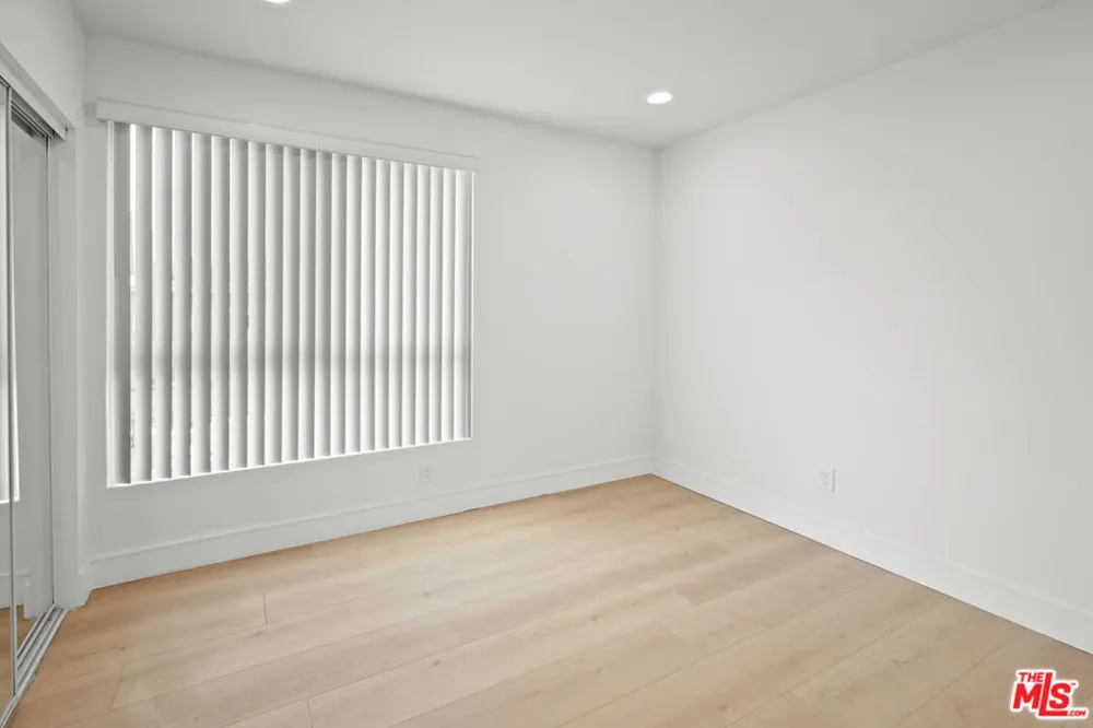 2700 Larga Drive #3055 1/2 Los Angeles, CA 90039