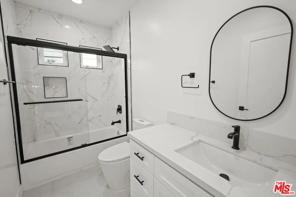 2700 Larga Drive #3055 1/2 Los Angeles, CA 90039