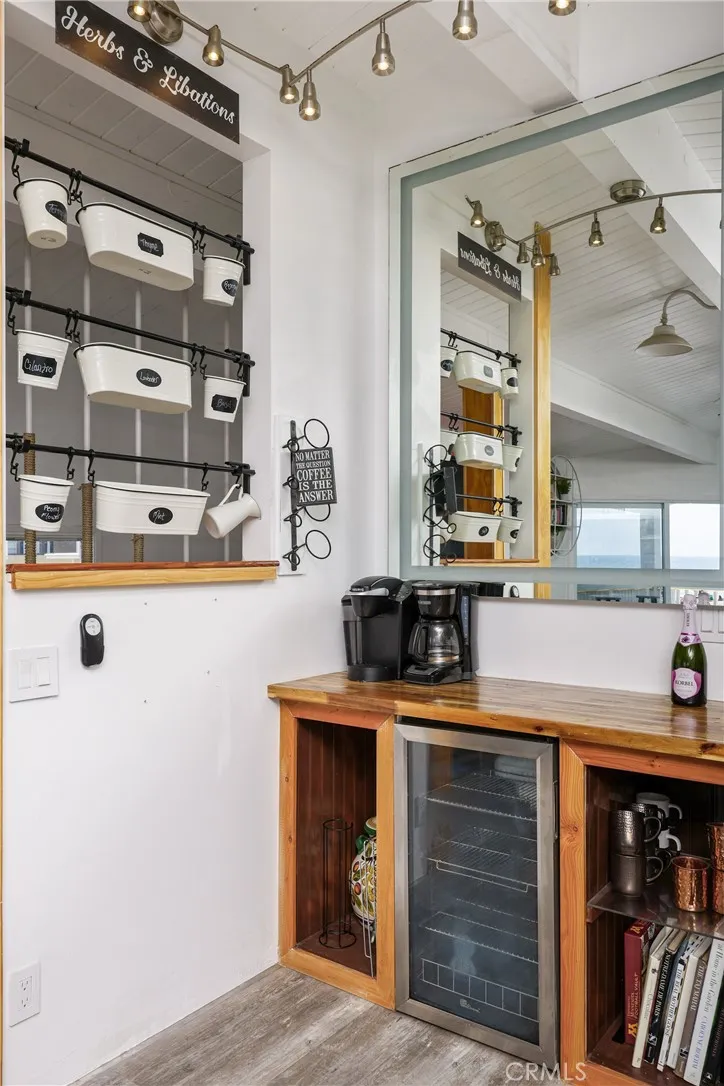 2214 W Oceanfront #B Newport Beach, CA 92663