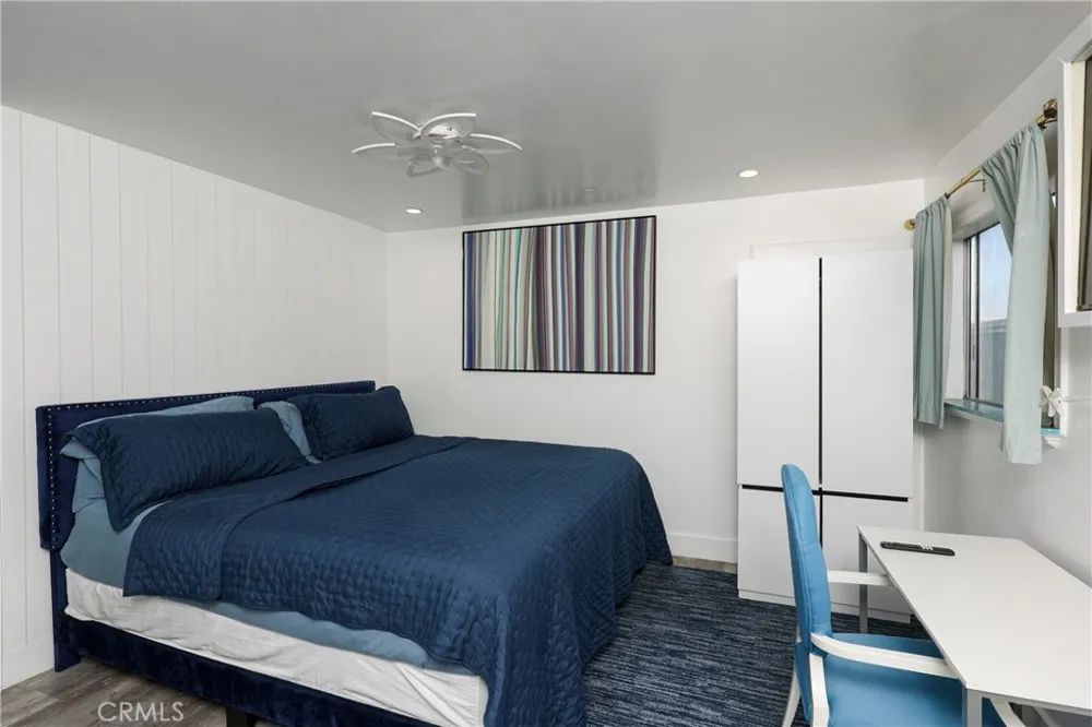 2214 W Oceanfront #B Newport Beach, CA 92663