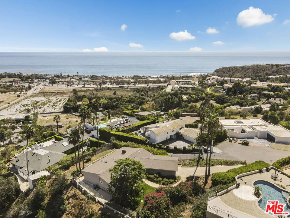 23907 Malibu Knolls Road Malibu, CA 90265