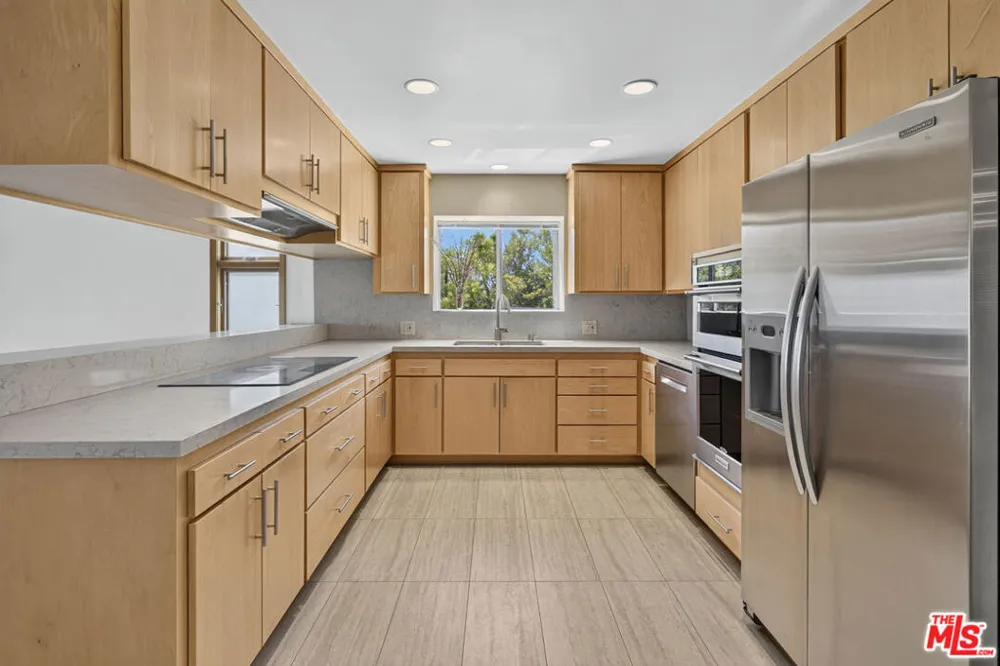 23907 Malibu Knolls Road Malibu, CA 90265