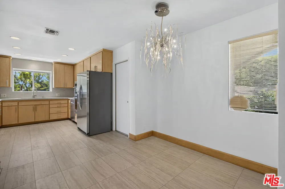23907 Malibu Knolls Road Malibu, CA 90265