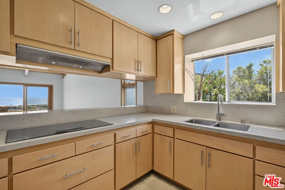23907 Malibu Knolls Road Malibu, CA 90265