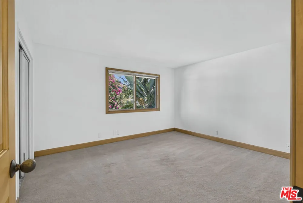 23907 Malibu Knolls Road Malibu, CA 90265