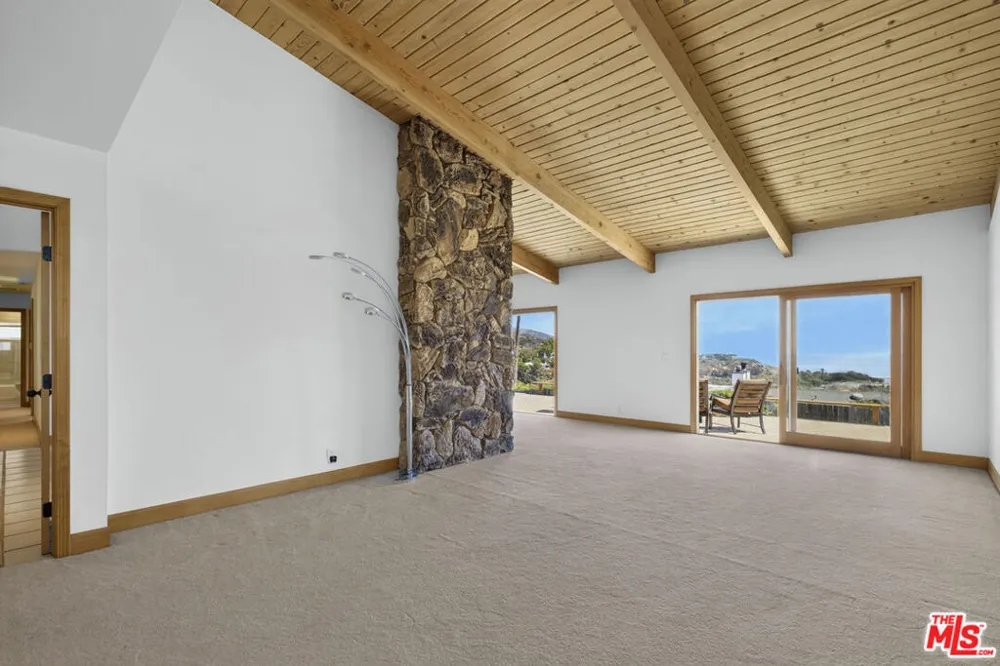 23907 Malibu Knolls Road Malibu, CA 90265