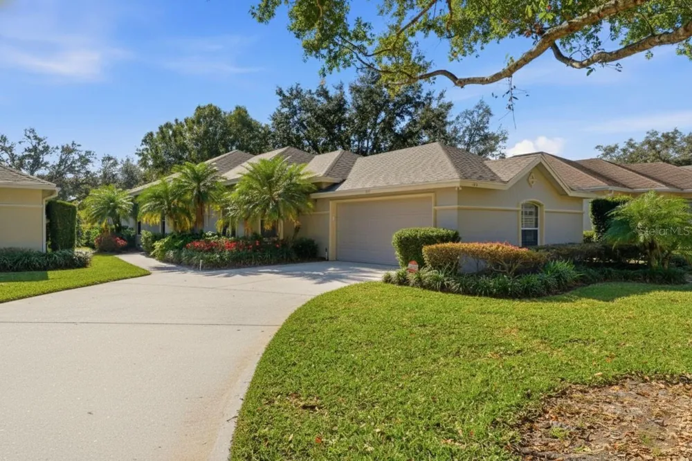 106 JARDIN LANE Winter Haven, FL 33884