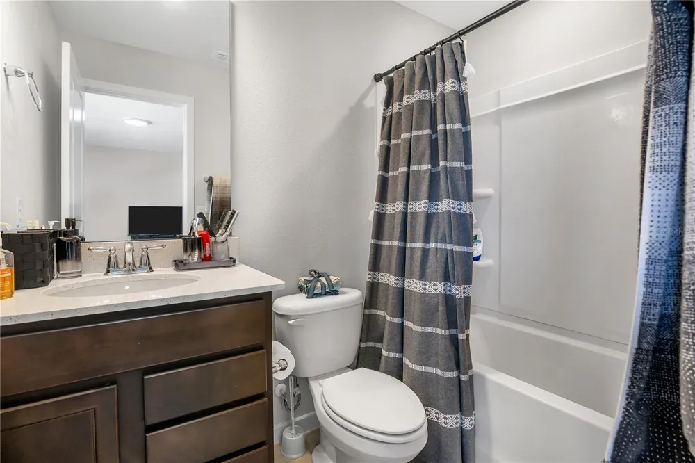 3987 MEANDERING BAY DRIVE Apopka, FL 32712