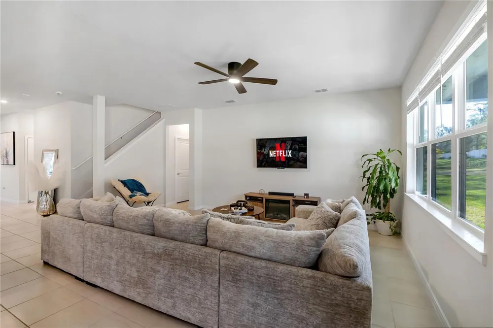 3987 MEANDERING BAY DRIVE Apopka, FL 32712