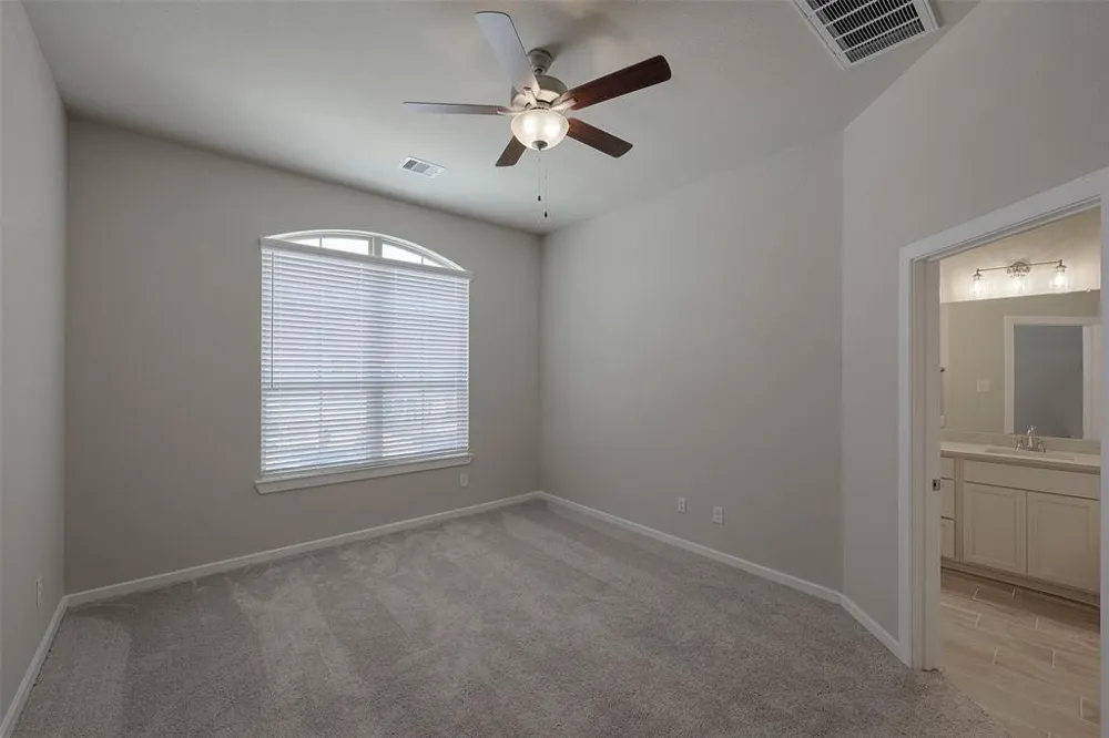 115 Handley Drive Montgomery, TX 77316